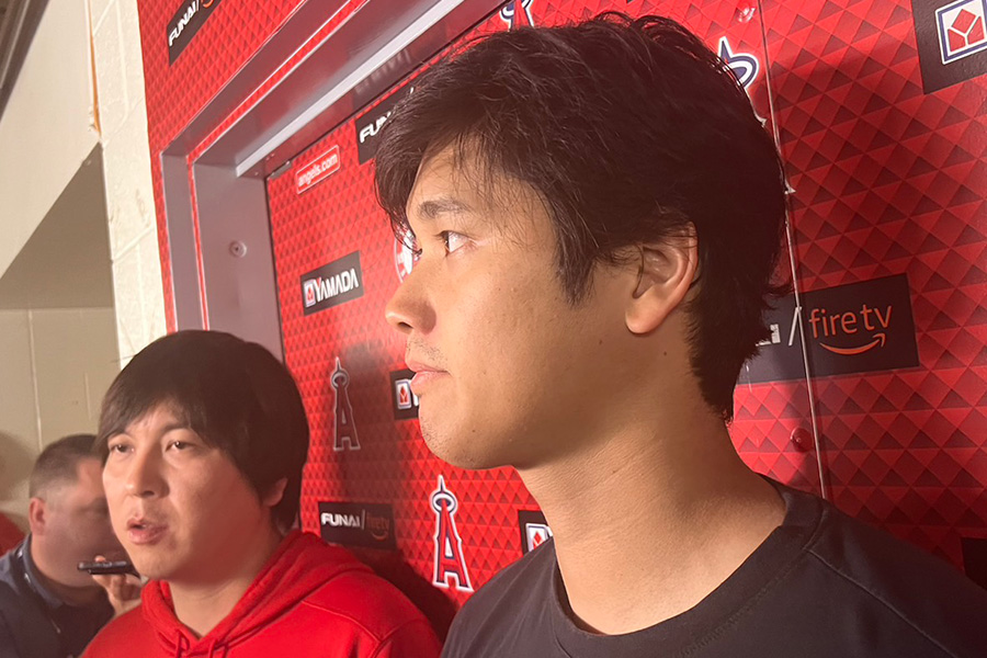 試合後の取材に応じたエンゼルス・大谷翔平【写真：川村虎大】