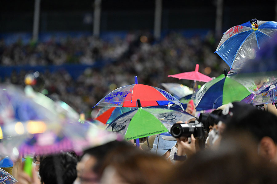 日向坂46の高井俐香さんがヤクルト戦を観戦【写真：荒川祐史】