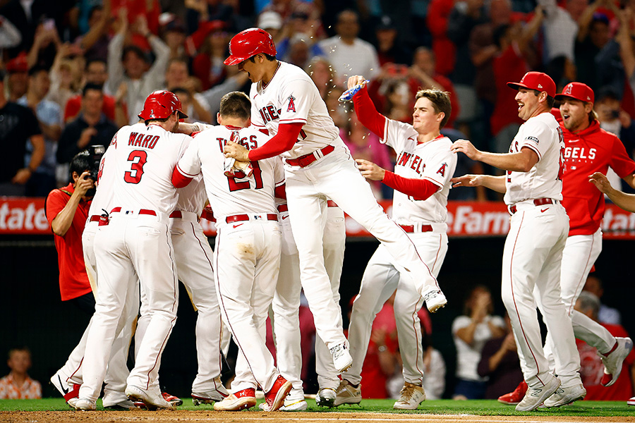 サヨナラ勝利を喜ぶエンゼルス・大谷翔平【写真：Getty Images】