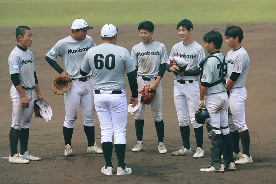 前橋ボーイズの監督、選手たち【写真提供：前橋中央硬式野球倶楽部】