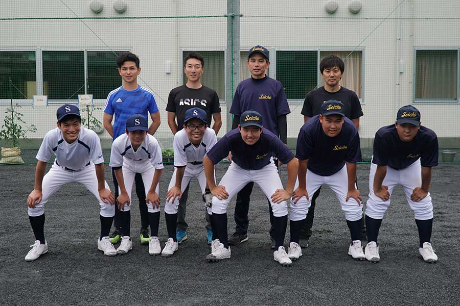 10日の予選に向けて練習に励む6人の部員たち【写真：編集部】