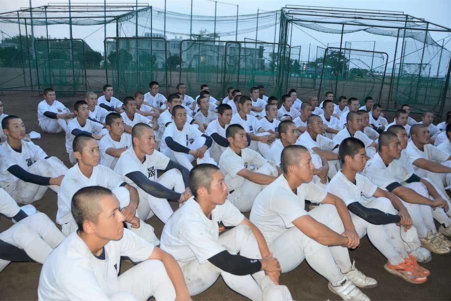 32大会ぶり甲子園を目指す大宮東ナイン【写真：河野正】