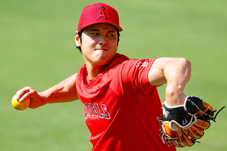 投球練習を行うエンゼルス・大谷翔平【写真：Getty Images】