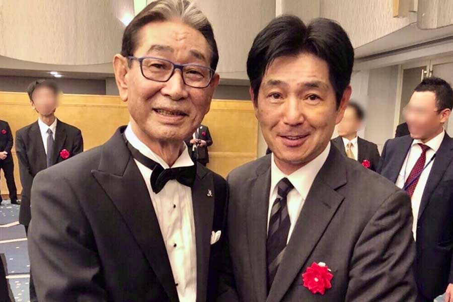 元中日監督の星野仙一氏（左）と川又米利氏【写真：本人提供】