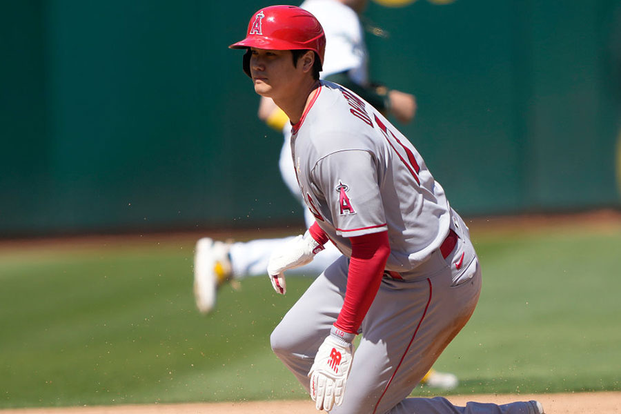 アスレチックス戦で二盗を決めたエンゼルス・大谷翔平【写真：Getty Images】