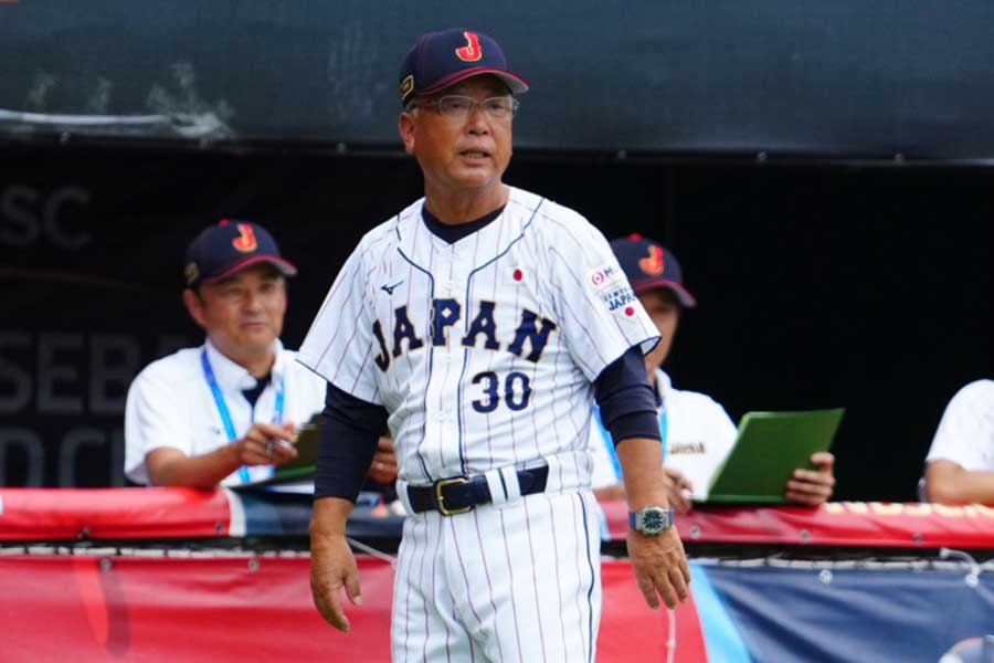 侍U-18代表・馬淵史郎監督【写真：荒川祐史】