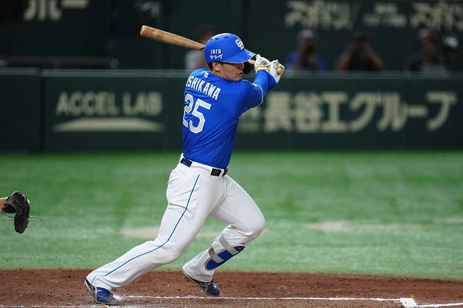 適時打を放った中日・石川昂弥【写真：矢口亨】