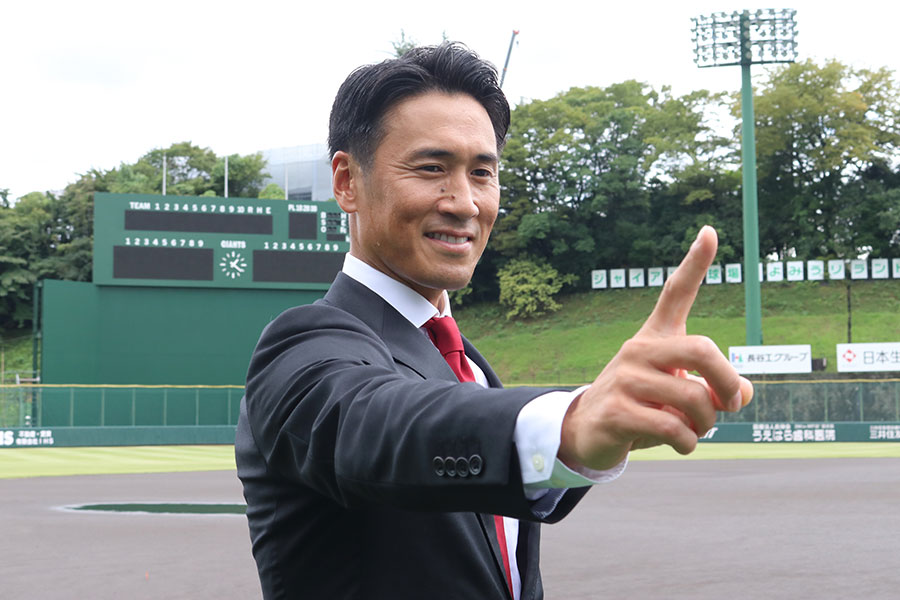 来年新設される「ジャイアンツU15ジュニアユース」の監督を務める【写真：球団提供】