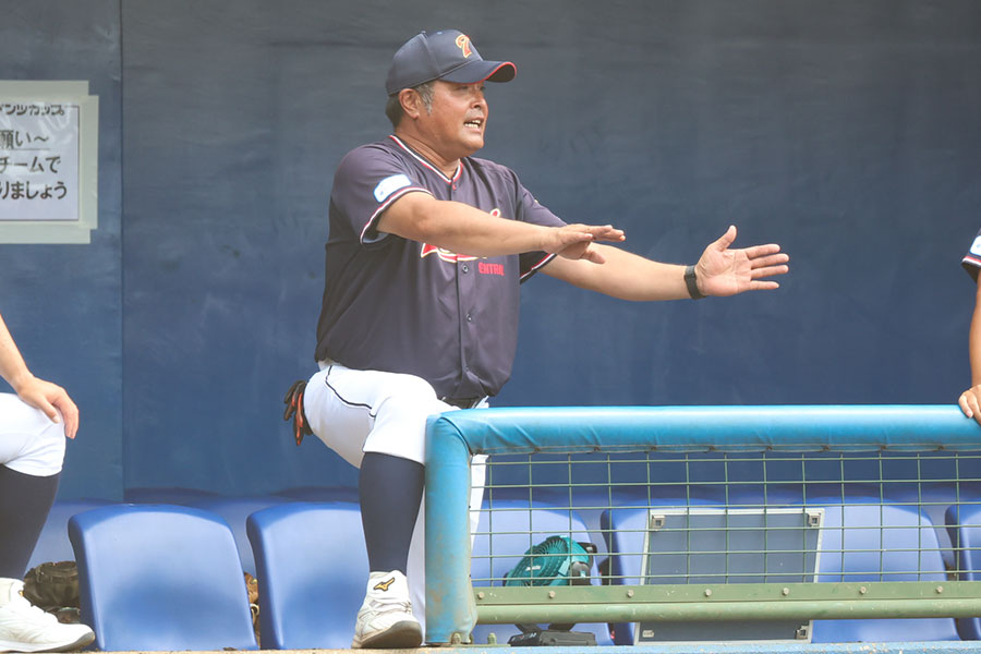 東海中央ボーイズ・竹脇賢二監督【写真：加治屋友輝】