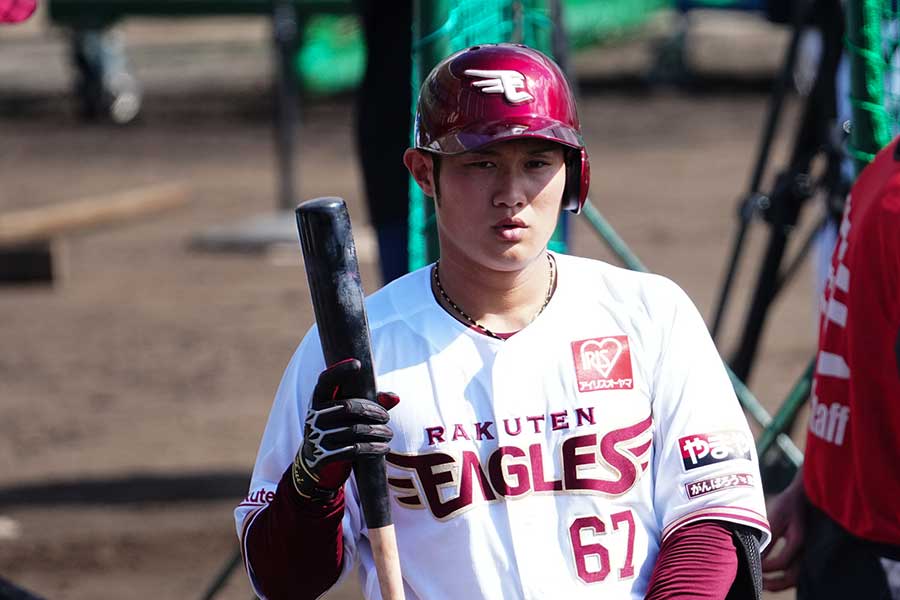 楽天在籍時の正隨優弥【写真：荒川祐史】 