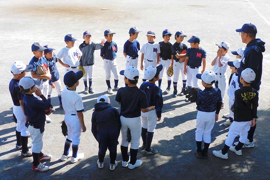 町田玉川学園少年野球クラブの練習の様子【写真：間淳】