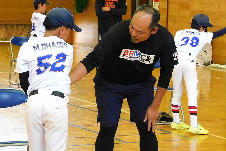 親子で365日練習も…気づけなかった「利き手」 プロ注目、投球フォーム