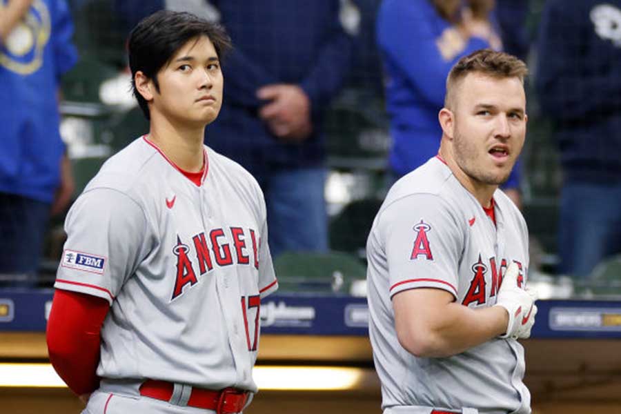 ドジャース移籍を発表した大谷翔平（左）とエンゼルスのマイク・トラウト【写真：Getty Images】