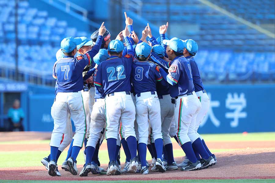 「くら寿司トーナメント」で頂点に立った新家スターズ【写真：加治屋友輝】