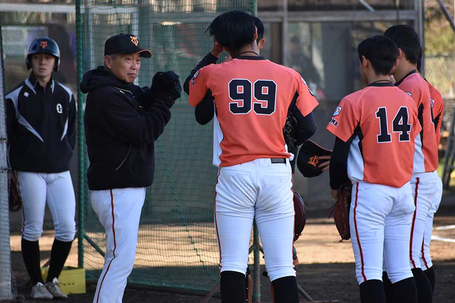 読売巨人軍の野球振興部長を務める高崎中央ボーイズの倉俣徹監督【写真：高橋幸司】