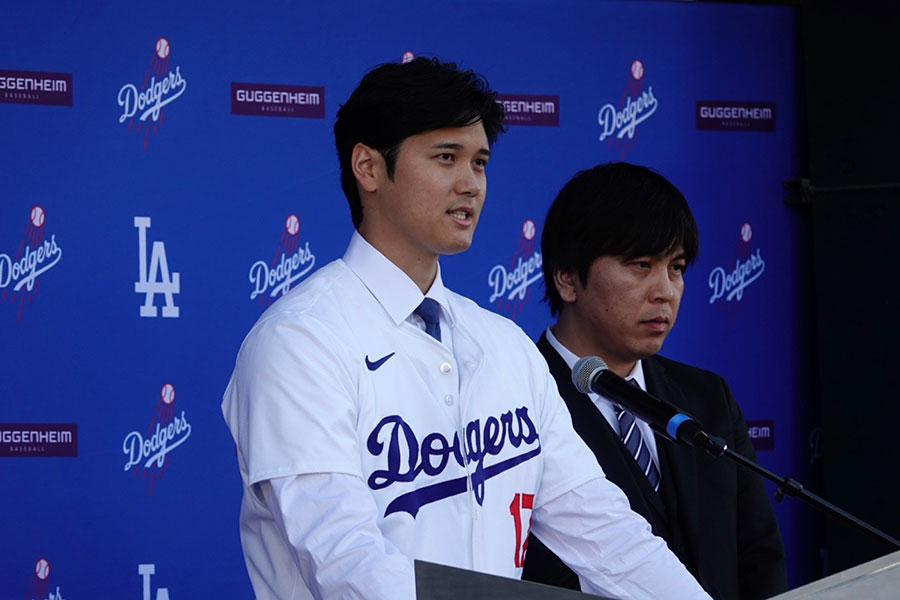 入団会見に臨んだドジャース・大谷翔平【写真：小谷真弥】