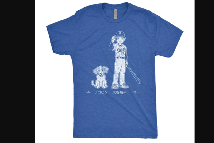 「ロトウェアー」が製作した大谷翔平とデコピンのTシャツ【写真提供：ロトウェアー】