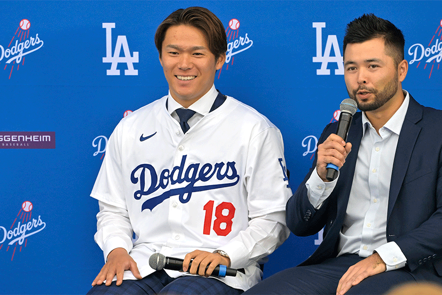 ドジャース入団会見に臨んだ山本由伸【写真：ロイター】