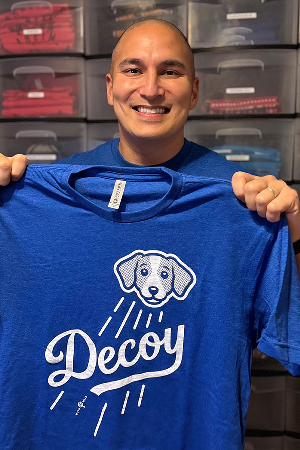 Decoy デコイ (デコピン) Tシャツ 大谷翔平愛犬シャツ 米国正規品［S］別サイズも販売中です