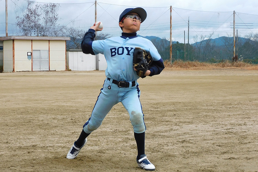 小学生で正しいフォームを身に付ければ「一生もの」と山本次雄会長【写真：間淳】