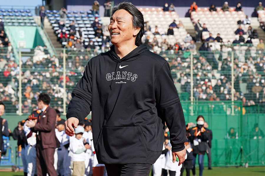 松井秀喜臨時コーチ、レッドカーペットで登場も「短いかな」 巨人