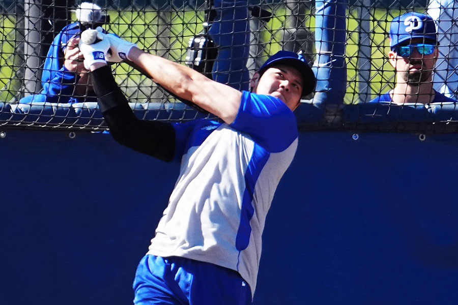 屋外打撃練習を行ったドジャース・大谷翔平【写真：荒川祐史】