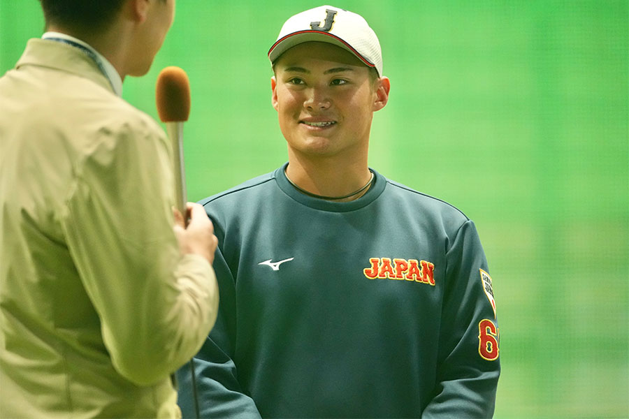 侍ジャパンの練習に参加した広島・田村俊介【写真：小林靖】