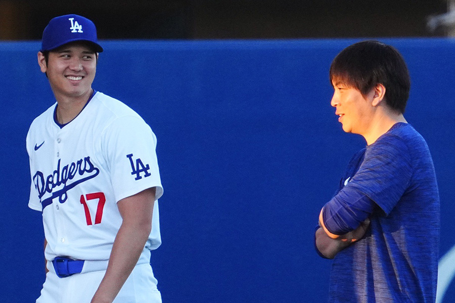 ドジャース・大谷翔平（左）と水原一平通訳【写真：荒川祐史】