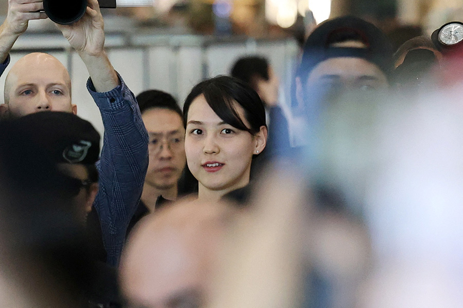 仁川国際空港に到着したドジャース・大谷翔平の妻【写真：ロイター】