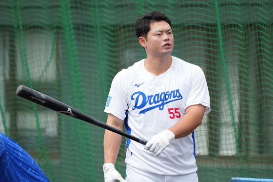 25歳の5階席弾に騒然「見たことない」　飛びすぎ注意…規格外のパワーは「大谷並」