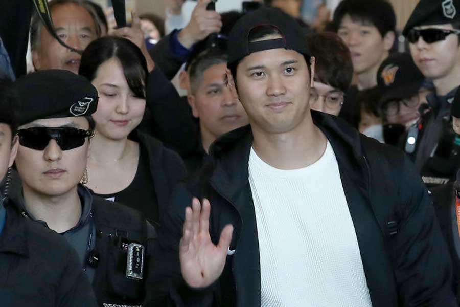 ドジャース・大谷翔平（右）と真美子夫人【写真：Getty Images】