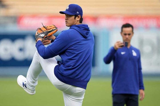 大谷翔平を見守る“新通訳”が「頼もしいな」　二刀流復活へ…欠かせない新たな相棒