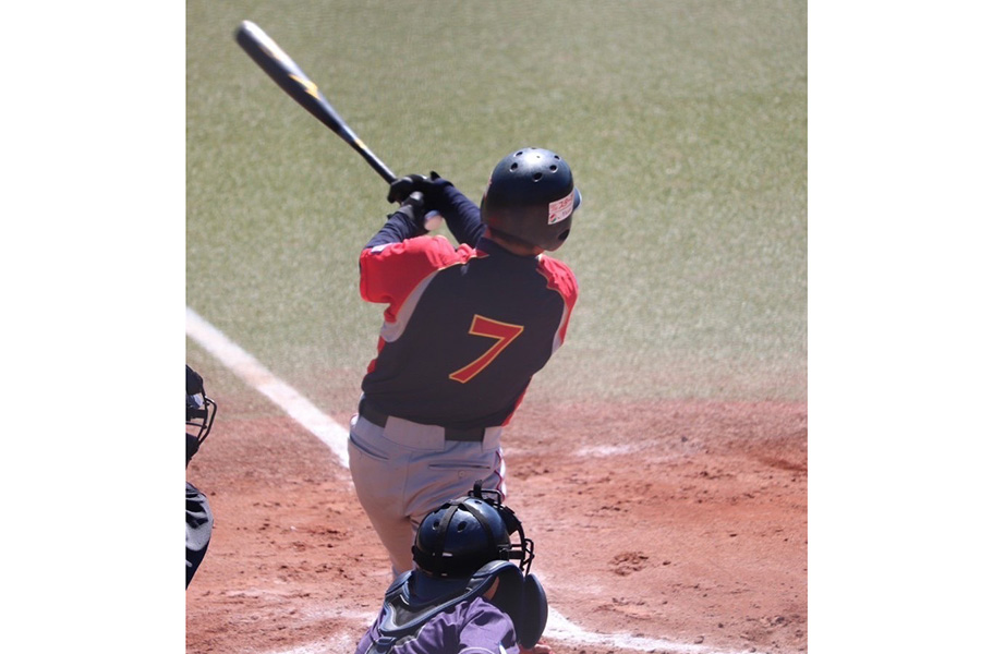 1回戦で2打席連続本塁打を放った京葉ボーイズの木村【写真：日本少年野球連盟提供】