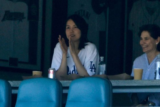 真美子夫人の横にいた頼れる“側近”　大谷翔平夫妻を支える存在が「なんか安心」