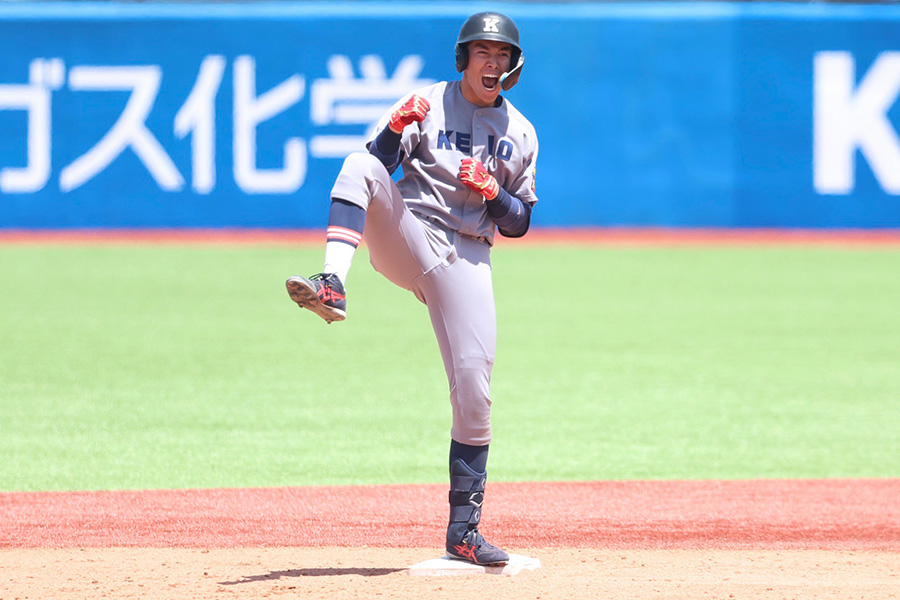 9回に適時打を放った慶大・清原正吾【写真：加治屋友輝】