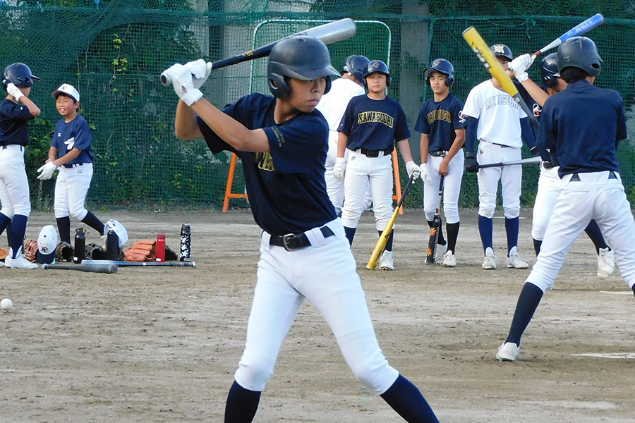 埼玉の中学軟式「川口クラブ」の練習の様子【写真：間淳】