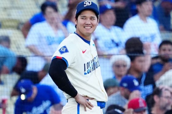 大谷出場試合で「Creepy Nuts」がパフォ　米国で人気曲熱唱…ド軍本拠地大盛り上がり