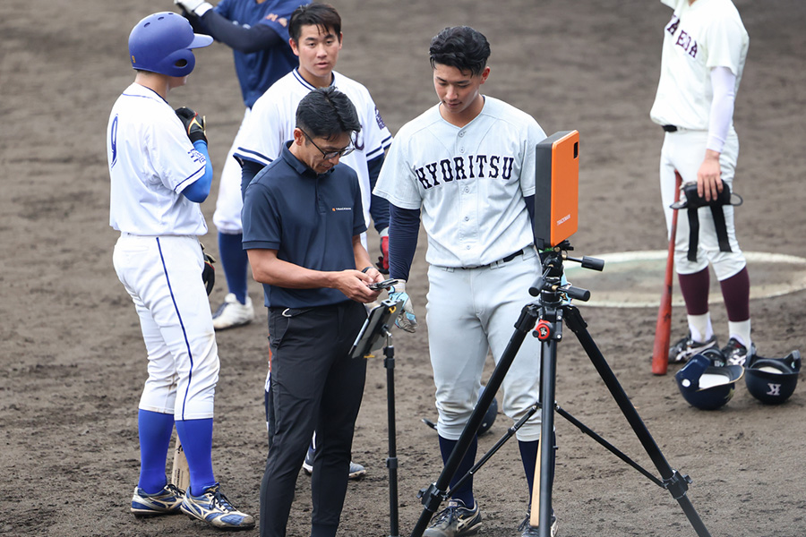 合宿での打球速度測定の様子【写真：加治屋友輝】