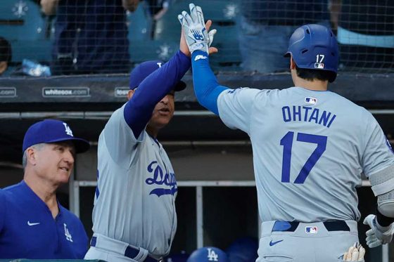 大谷翔平をロバーツ監督が連夜の大絶賛「地球上で最も危険」　2戦連続先頭打者弾
