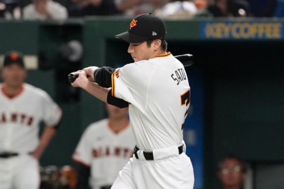 人気俳優が東京Dに“出現”　まさかの打者役に場内は大盛り上がり…今年3月には結婚発表