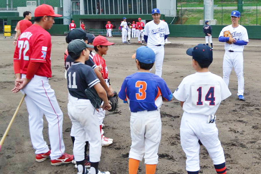 NTT東日本と日本生命による合同野球教室が開催【写真：佐々木亨】