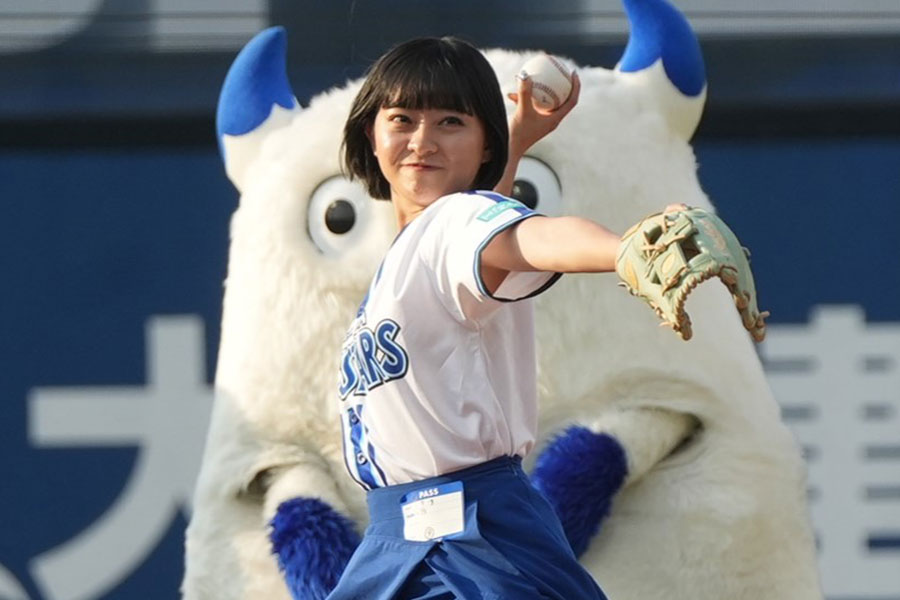 スピードガンコンテストを行った元プロ野球チアの宇野乃さらささん【写真：編集部】