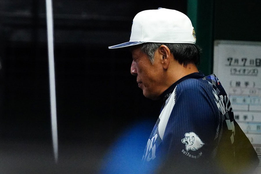 ロッテ戦で指揮を執った西武・渡辺久信GM兼監督代行【写真：松本洸】