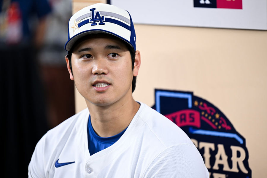 囲み取材に応じたドジャース・大谷翔平【写真：Getty Images】