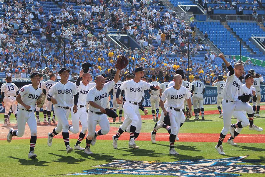 春季県大会を制した武相ナイン【写真：大利実】