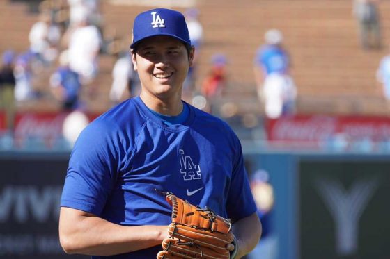 大谷翔平が「爽やかでカッコいいなぁ」　後半戦へ…微笑みの“白T出勤”に称賛
