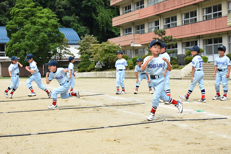 肩甲骨や股関節の機能向上にもつながる【写真：高橋幸司】