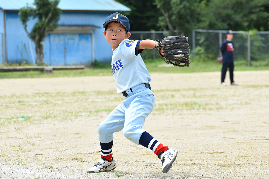 常磐キッズの投球ドリルの様子【写真：高橋幸司】