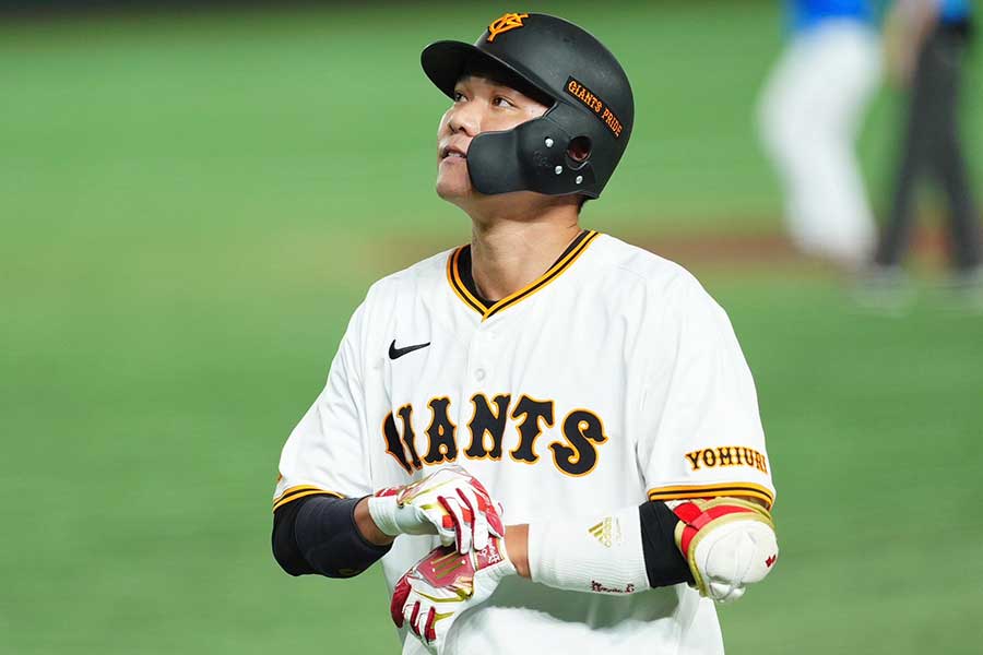 巨人・坂本勇人【写真：小林靖】