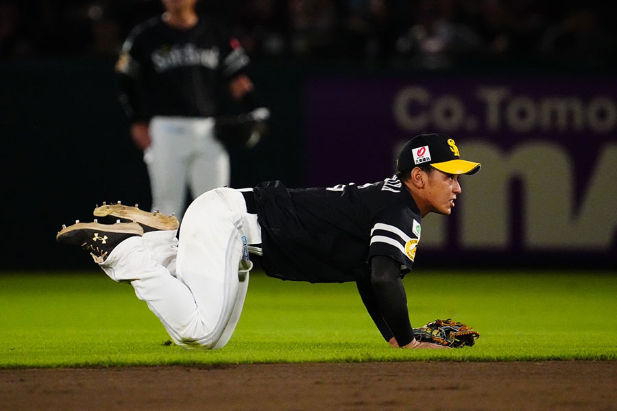 好守を見せたソフトバンク・今宮健太【写真：荒川祐史】